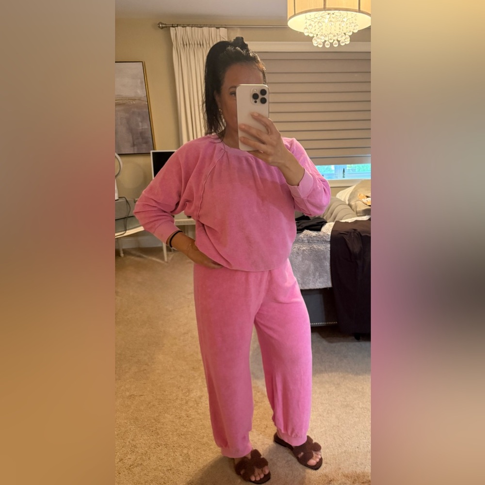 Suzie Kondi terrycloth raglan top and harem pants set Pink size medium paid $390